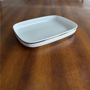 Delta ceramic and gold tray